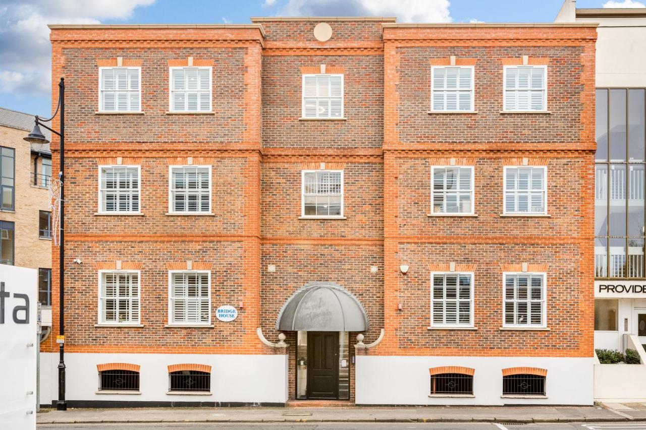 Charming 1 Bedroom Apt , Town Centre, Wifi, Free Parking By Tent Serviced Apartments Staines-upon-Thames Exterior photo
