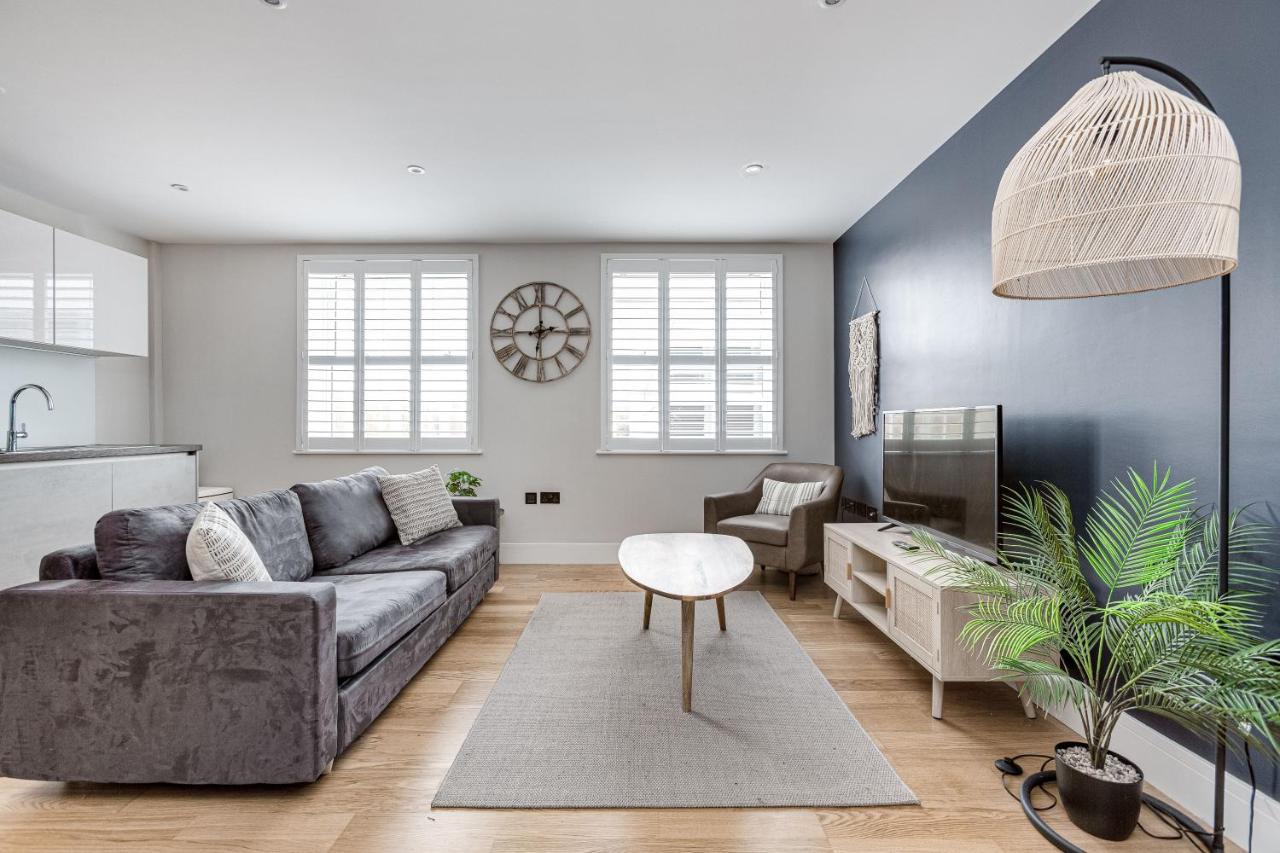 Charming 1 Bedroom Apt , Town Centre, Wifi, Free Parking By Tent Serviced Apartments Staines-upon-Thames Exterior photo